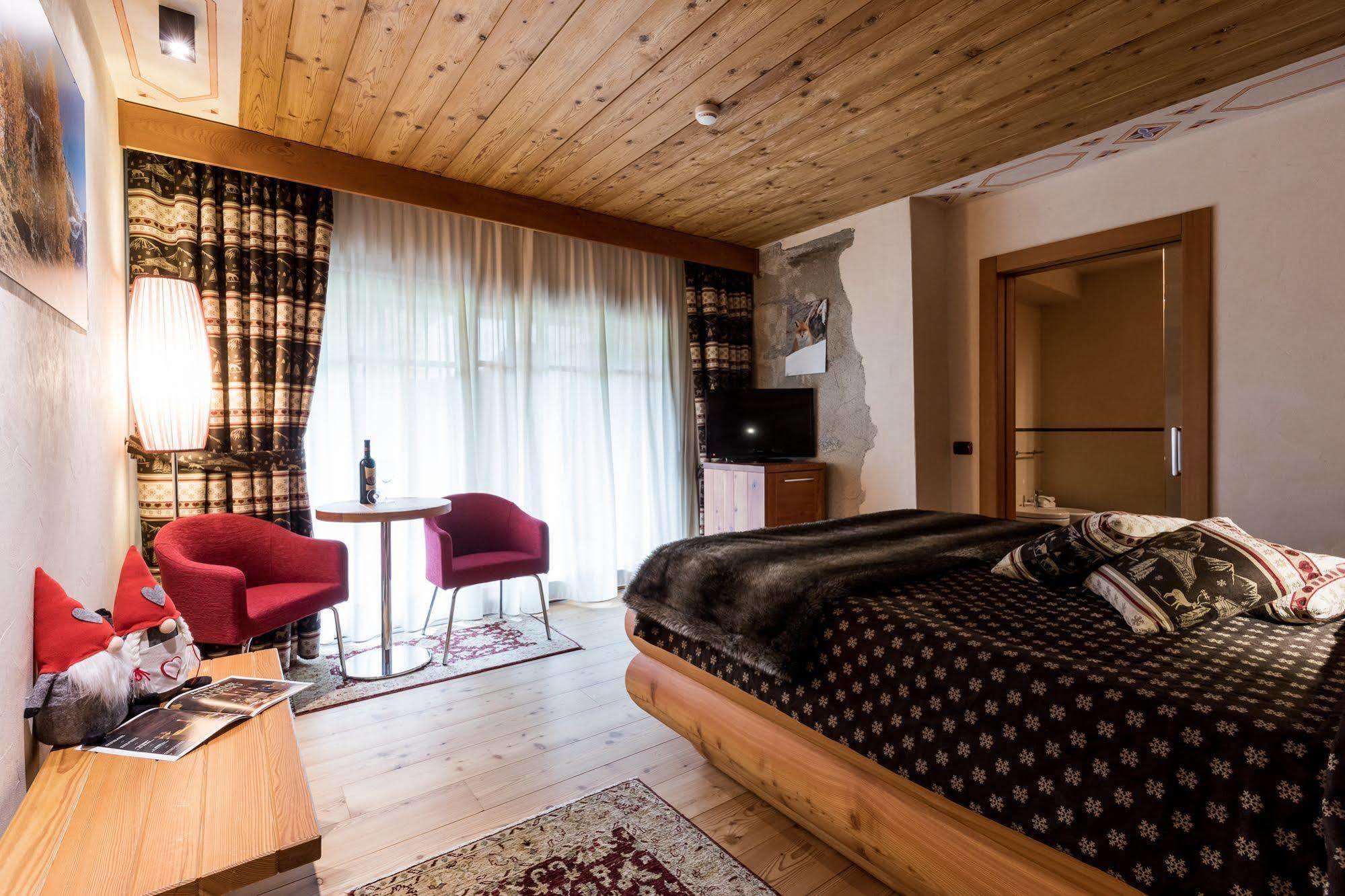 Hotel Maso Del Brenta คาแดร์โซเน ภายนอก รูปภาพ